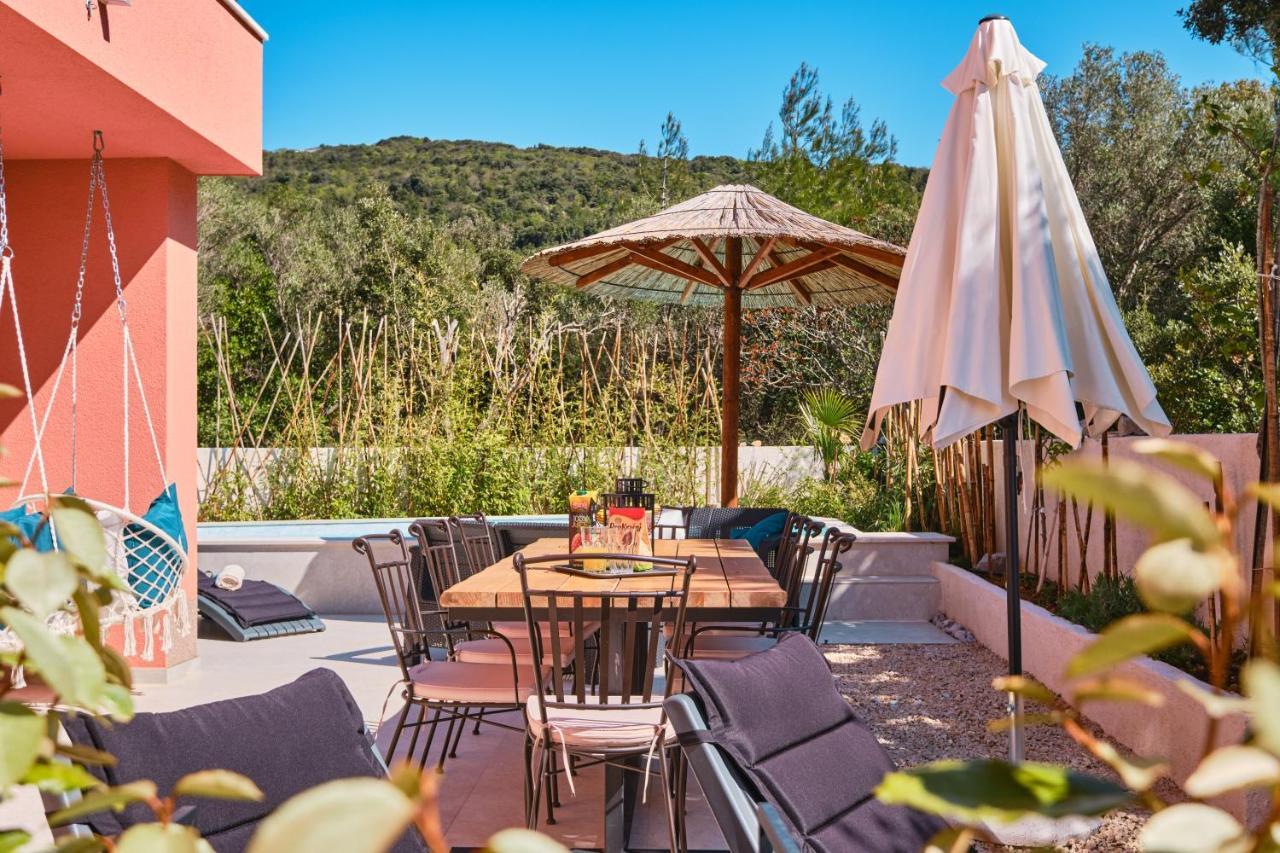 Meacres Sun Villa Miholascica Exterior photo